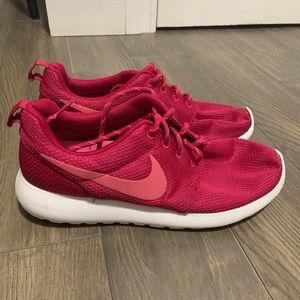 Women’s Pink Nike Roshe’s